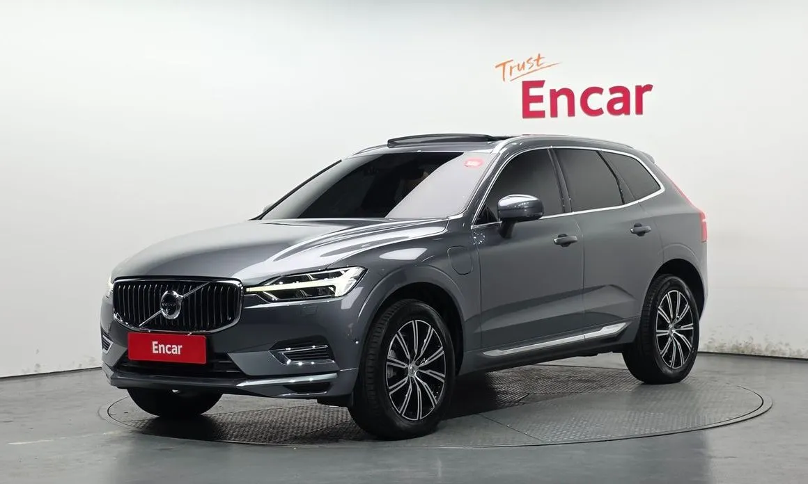 Volvo XC60 — фото 1