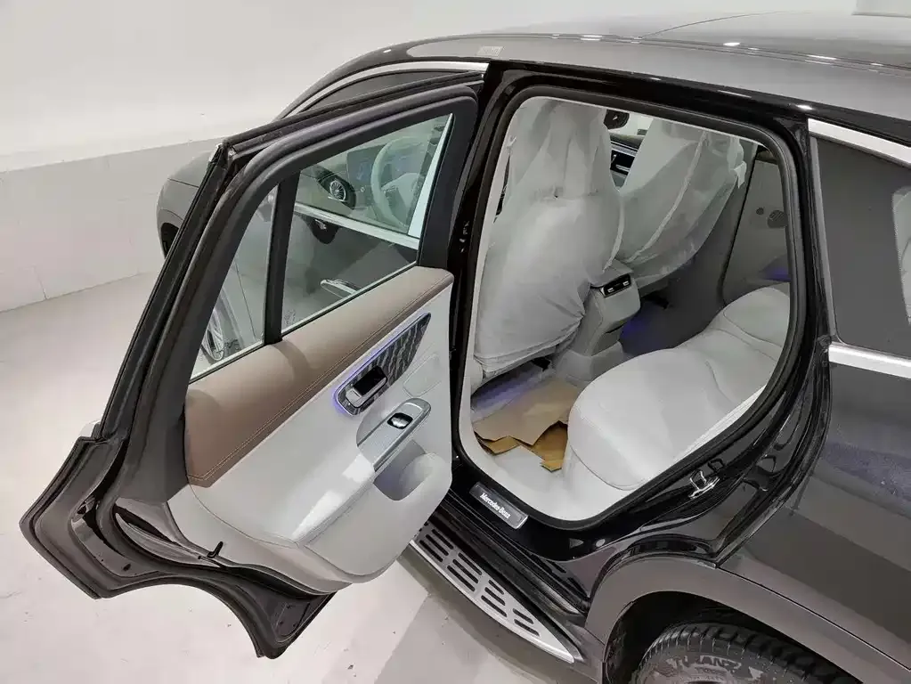 Mercedes-Benz EQE SUV — фото 10