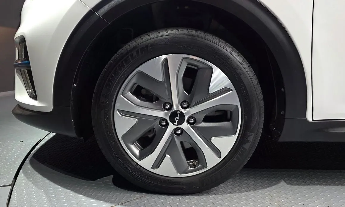 Kia Niro — фото 10