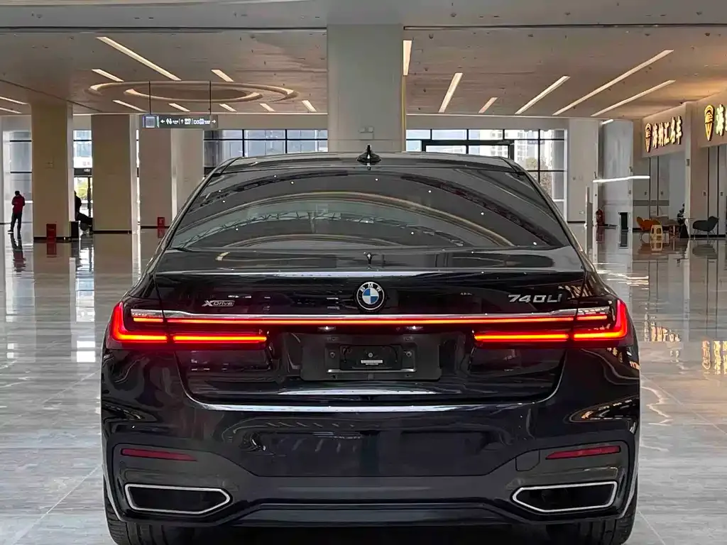 BMW 7 Series — фото 4