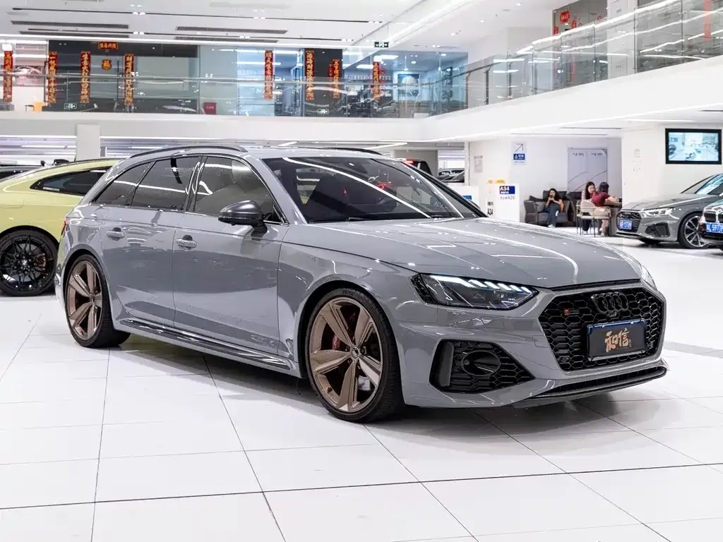 Audi RS 4 — фото 7