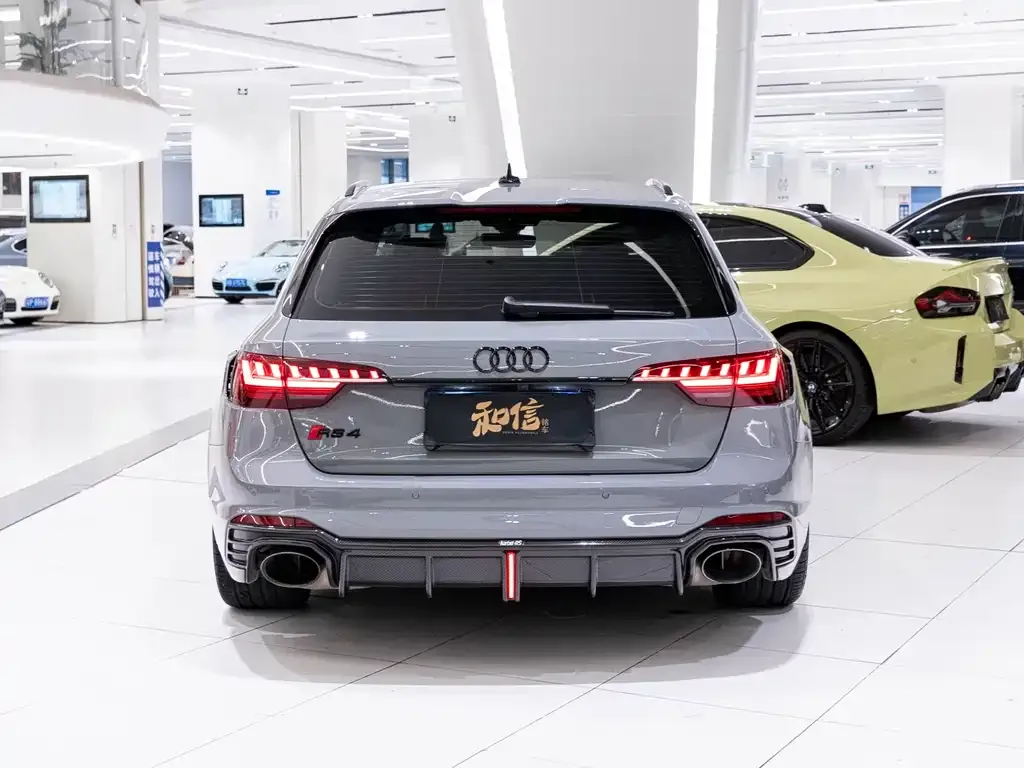 Audi RS 4 — фото 6
