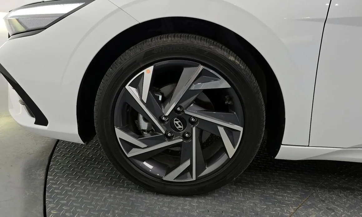 Hyundai AVANTE — фото 7