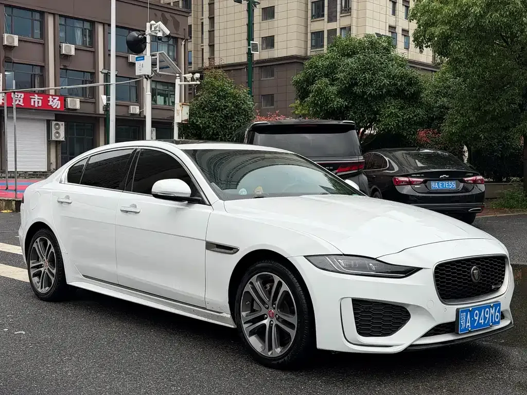 Jaguar XEL — фото 10