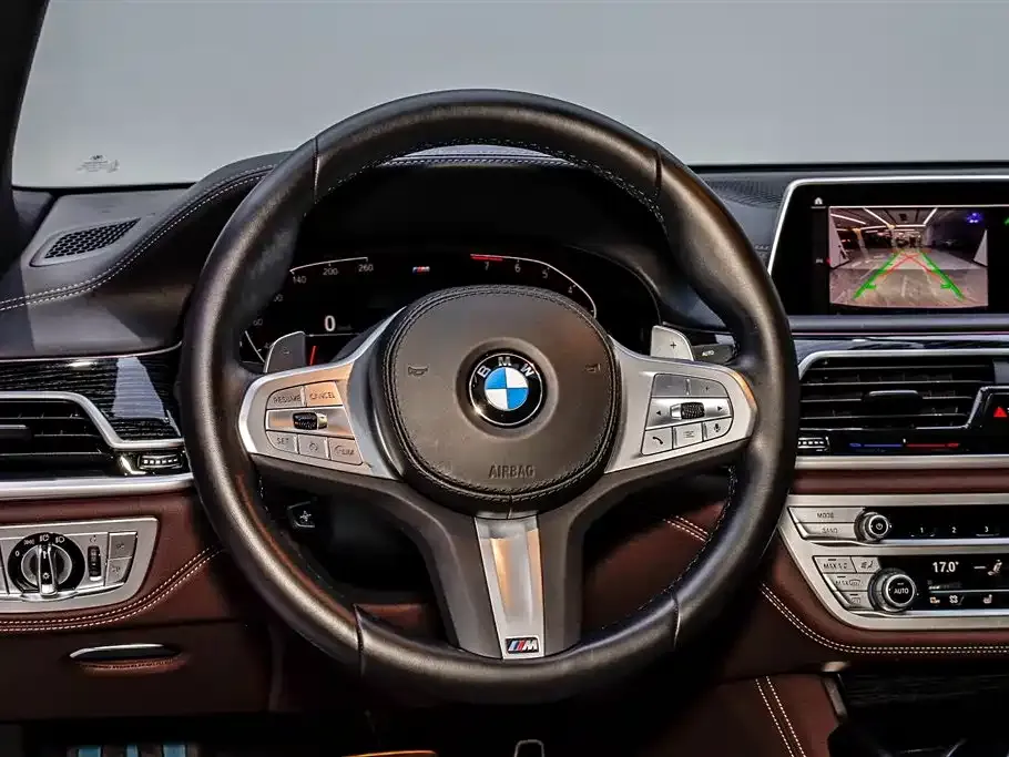 BMW 7 Series — фото 4