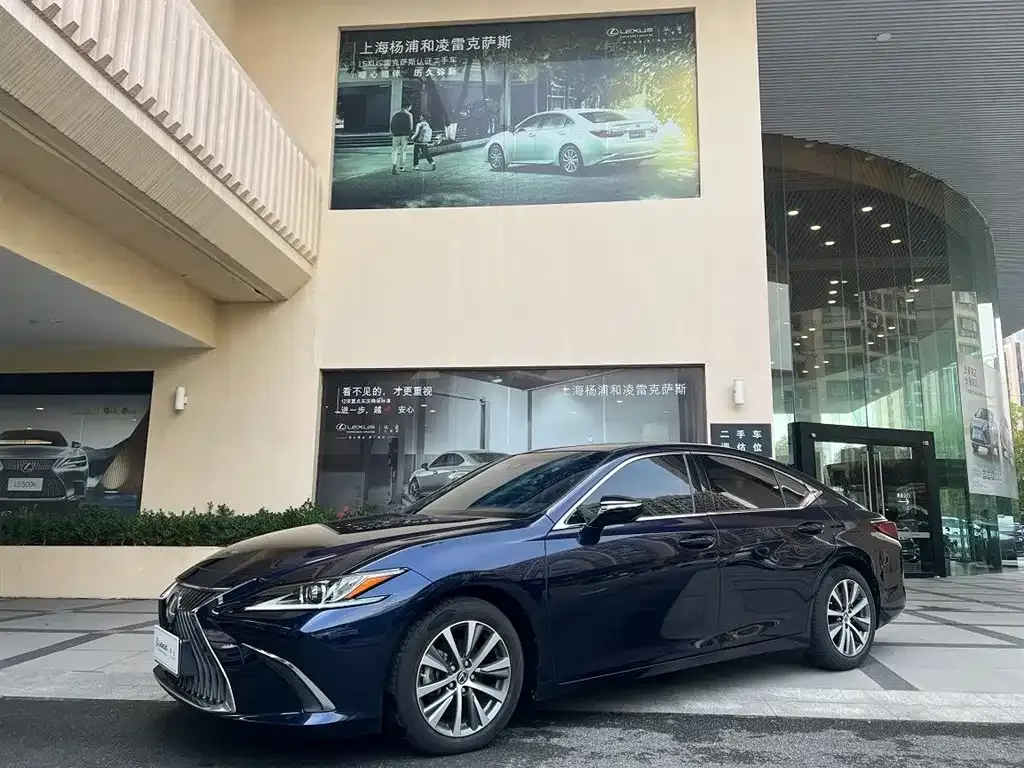 Lexus ES — фото 1