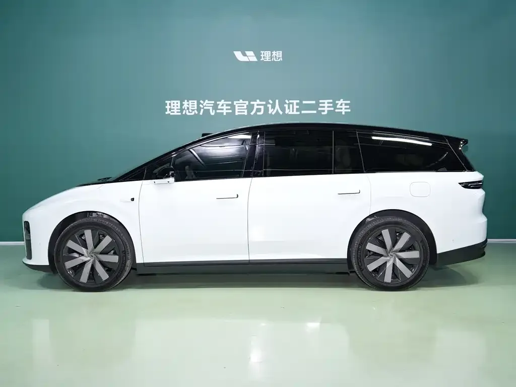 Li Auto i8 — фото 3