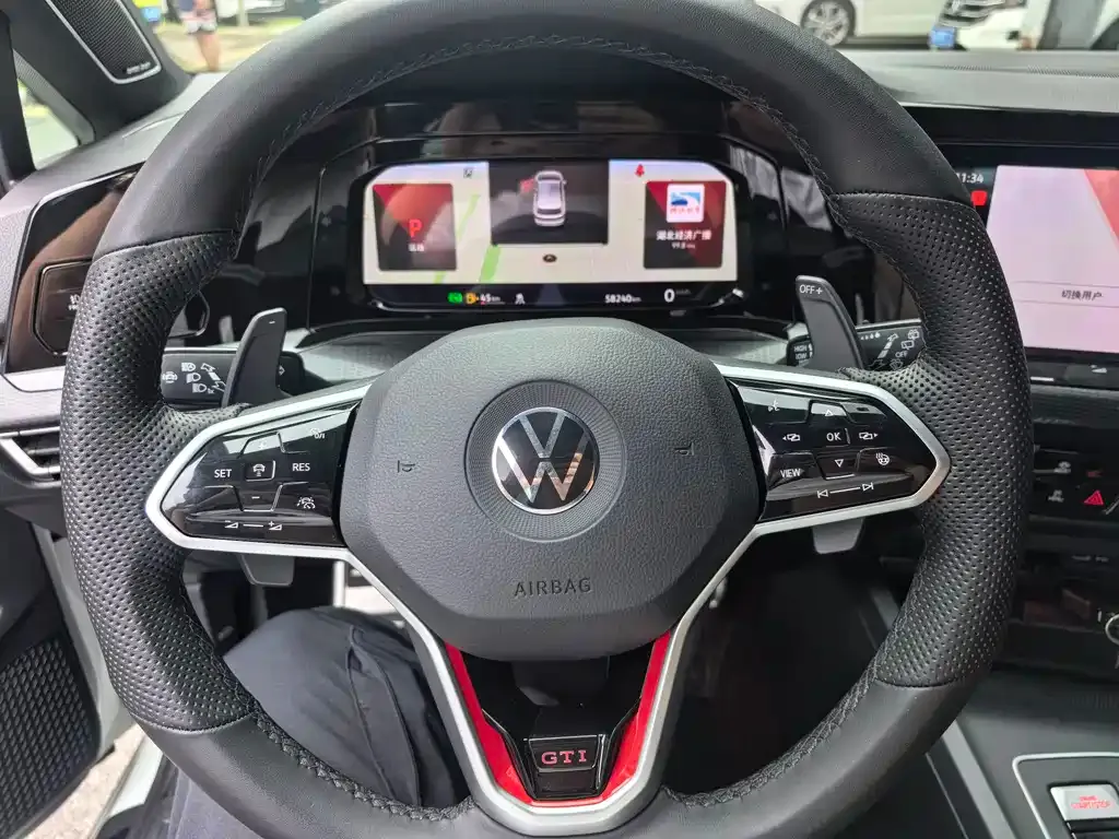 Volkswagen Golf GTI — фото 3