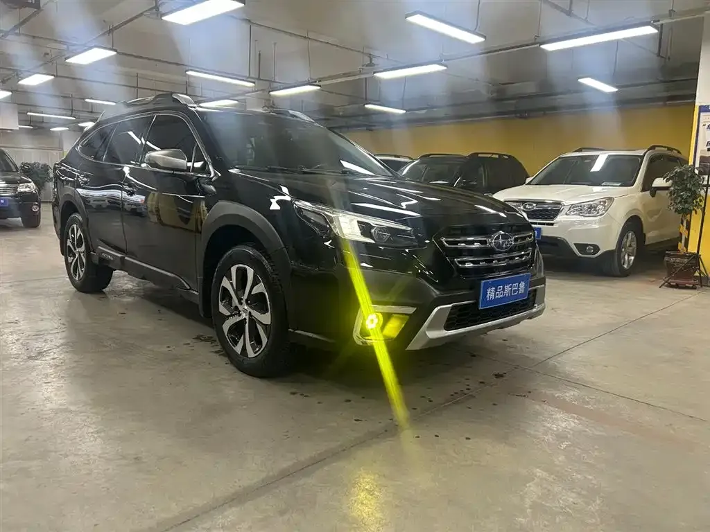 Subaru Outback — фото 10