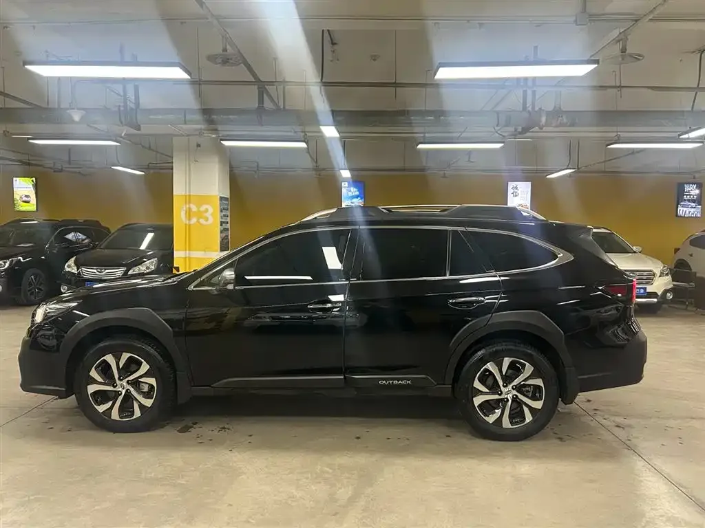 Subaru Outback — фото 6