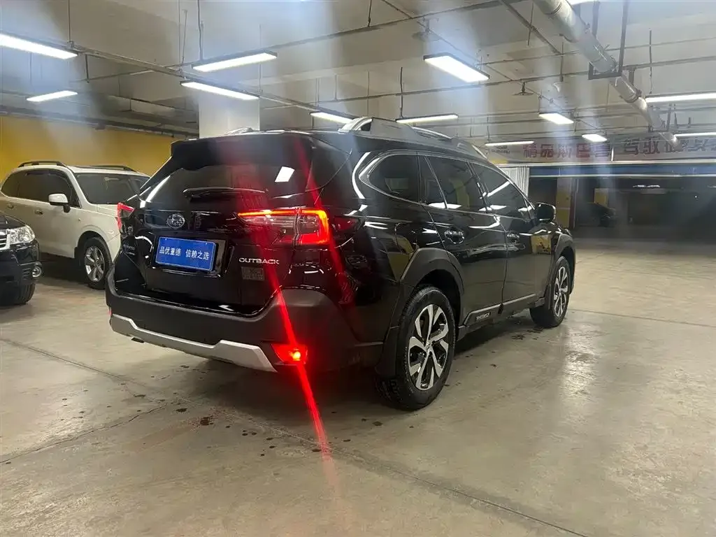 Subaru Outback — фото 9