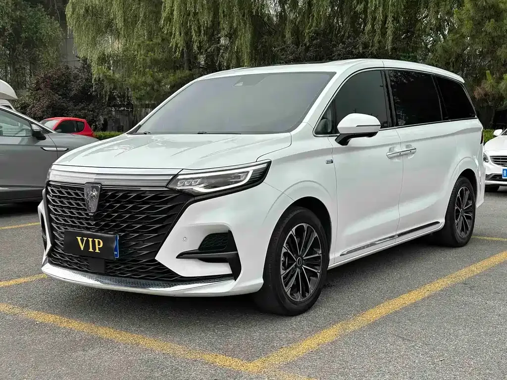Roewe iMAX8 — фото 1