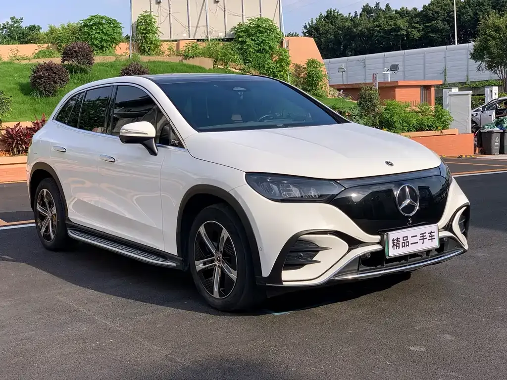 Mercedes-Benz EQE SUV — фото 8