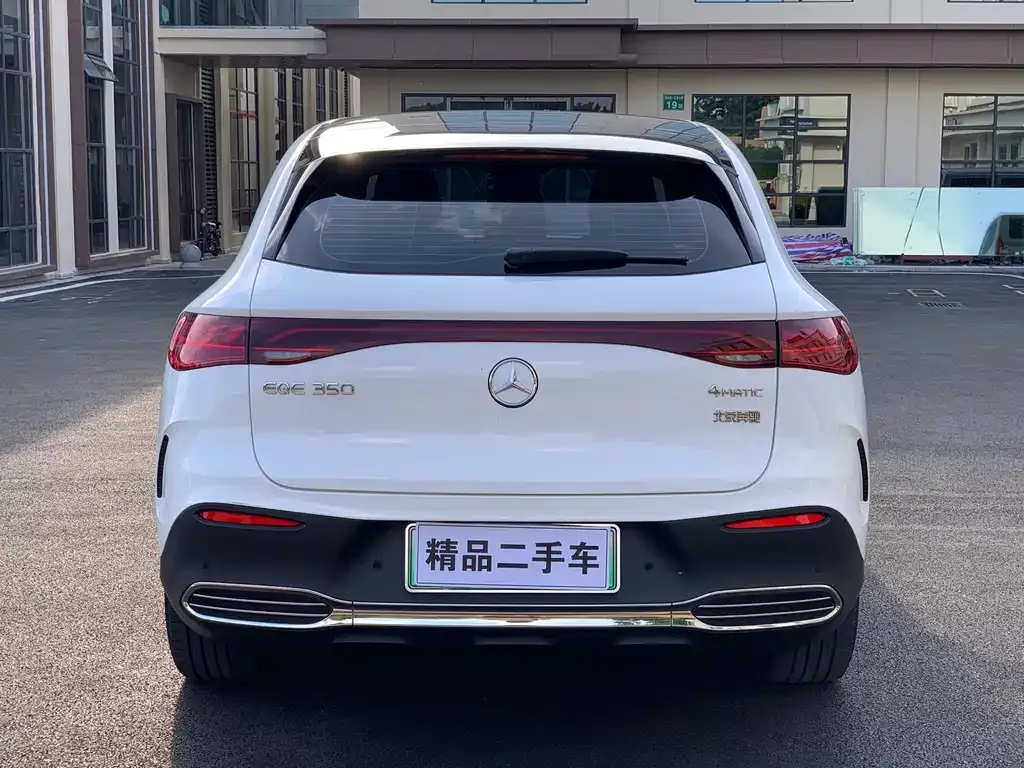 Mercedes-Benz EQE SUV — фото 3