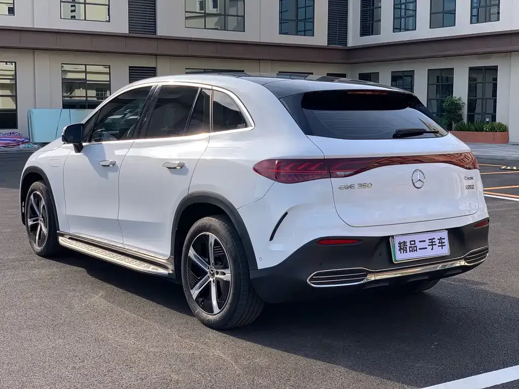 Mercedes-Benz EQE SUV — фото 7