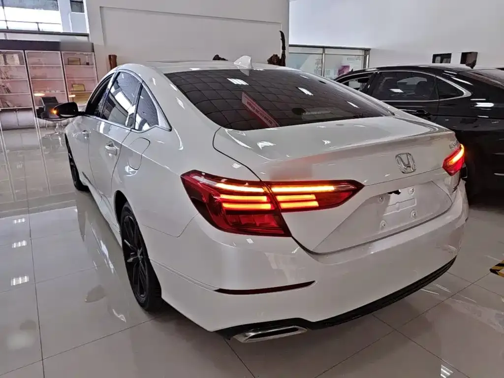Honda Inspire — фото 10