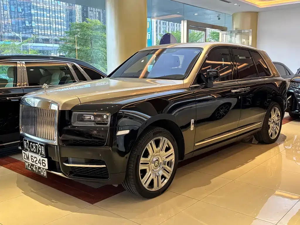 Rolls-Royce Cullinan — фото 1