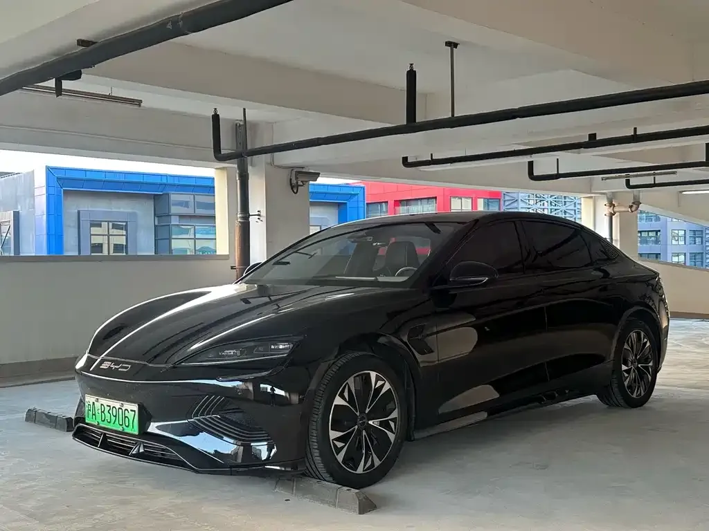 BYD Seal — фото 1