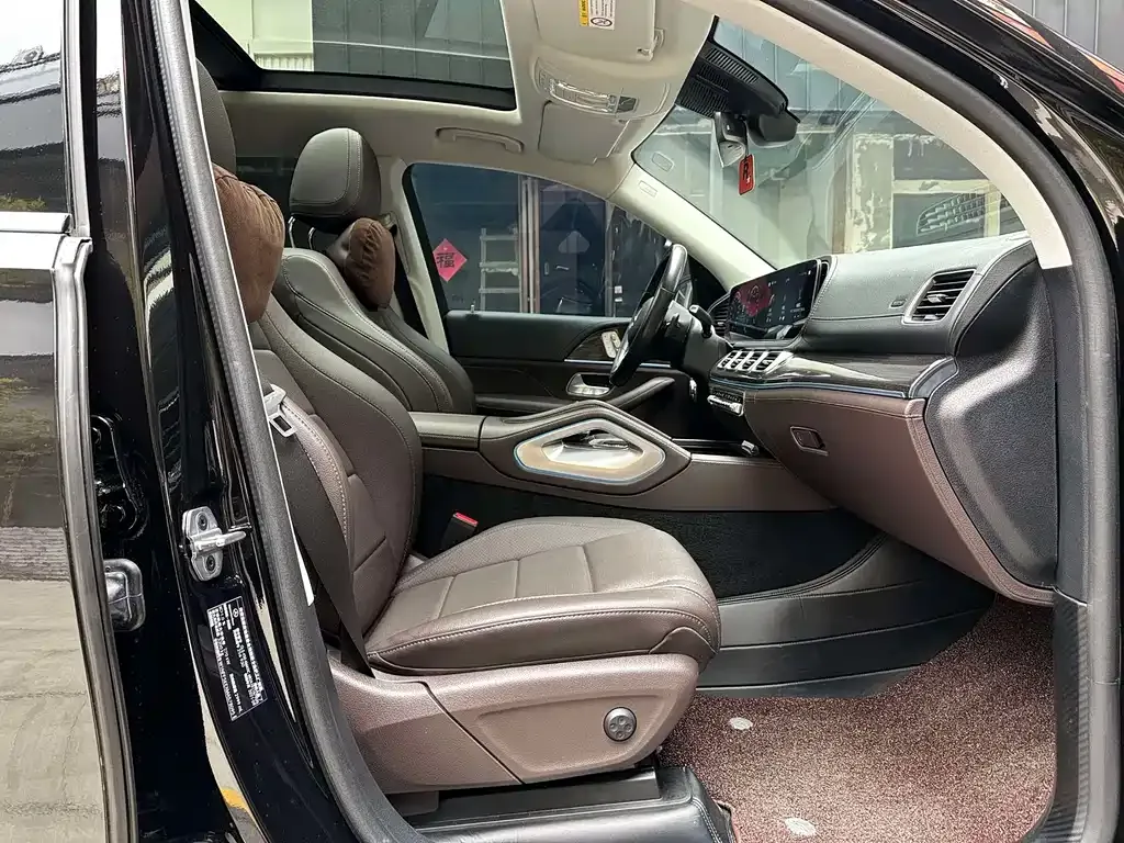 Mercedes-Benz GLS — фото 10