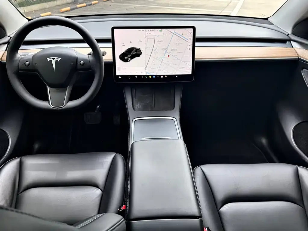 Tesla Model Y — фото 2