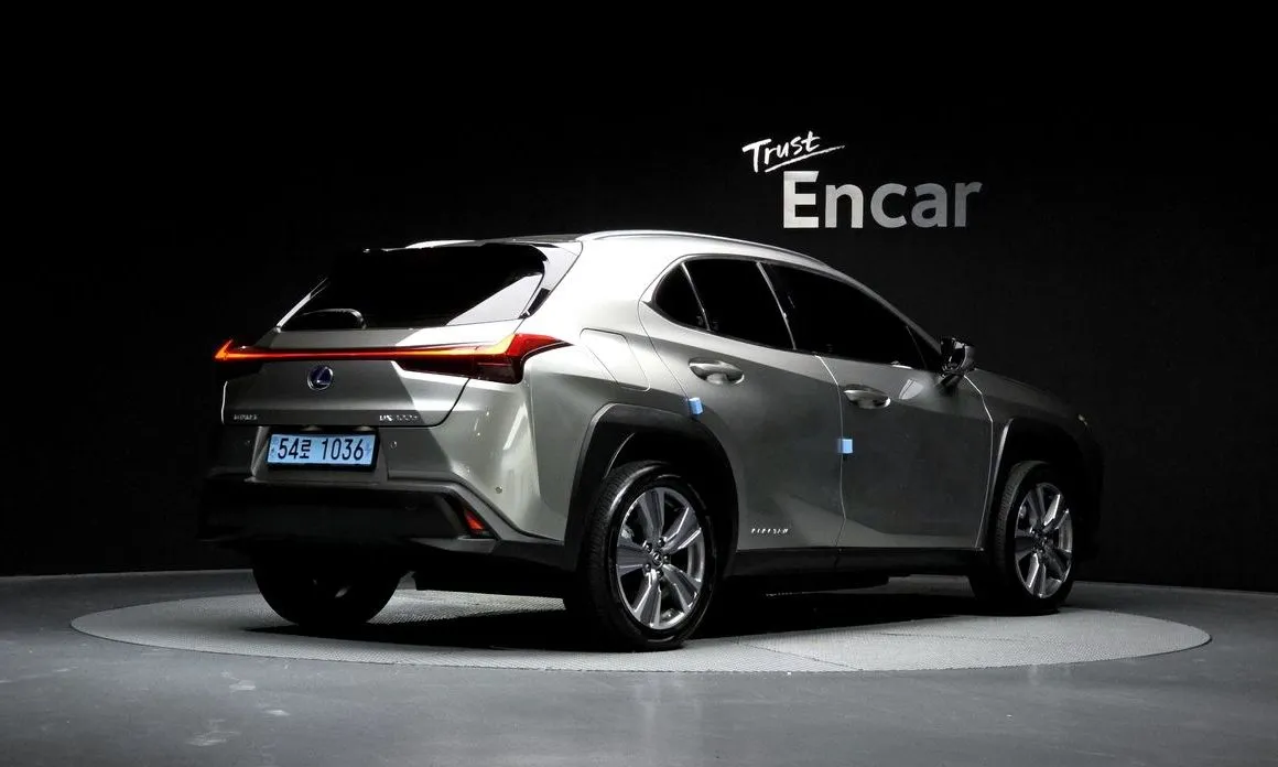 Lexus UX — фото 9