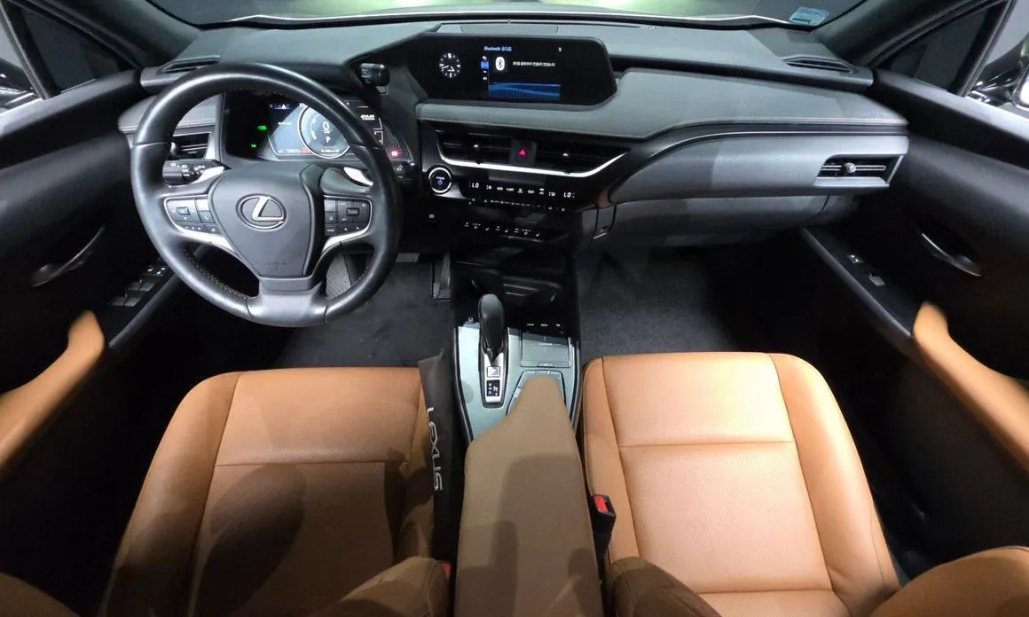 Lexus UX — фото 8