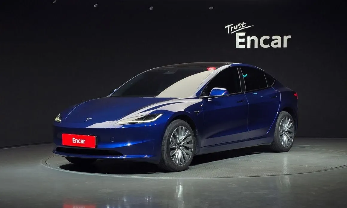 Tesla Model 3 — фото 1