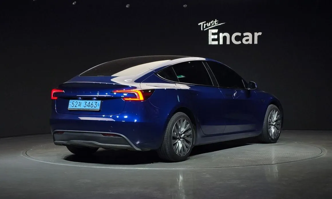 Tesla Model 3 — фото 8