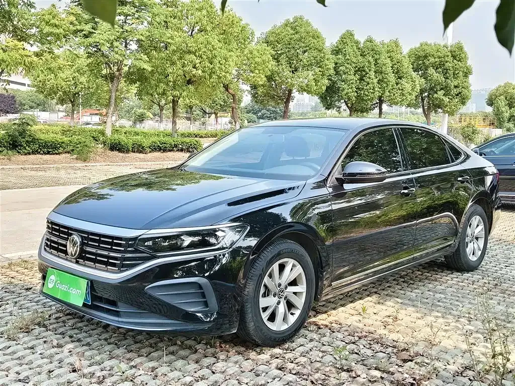 Volkswagen Passat — фото 1