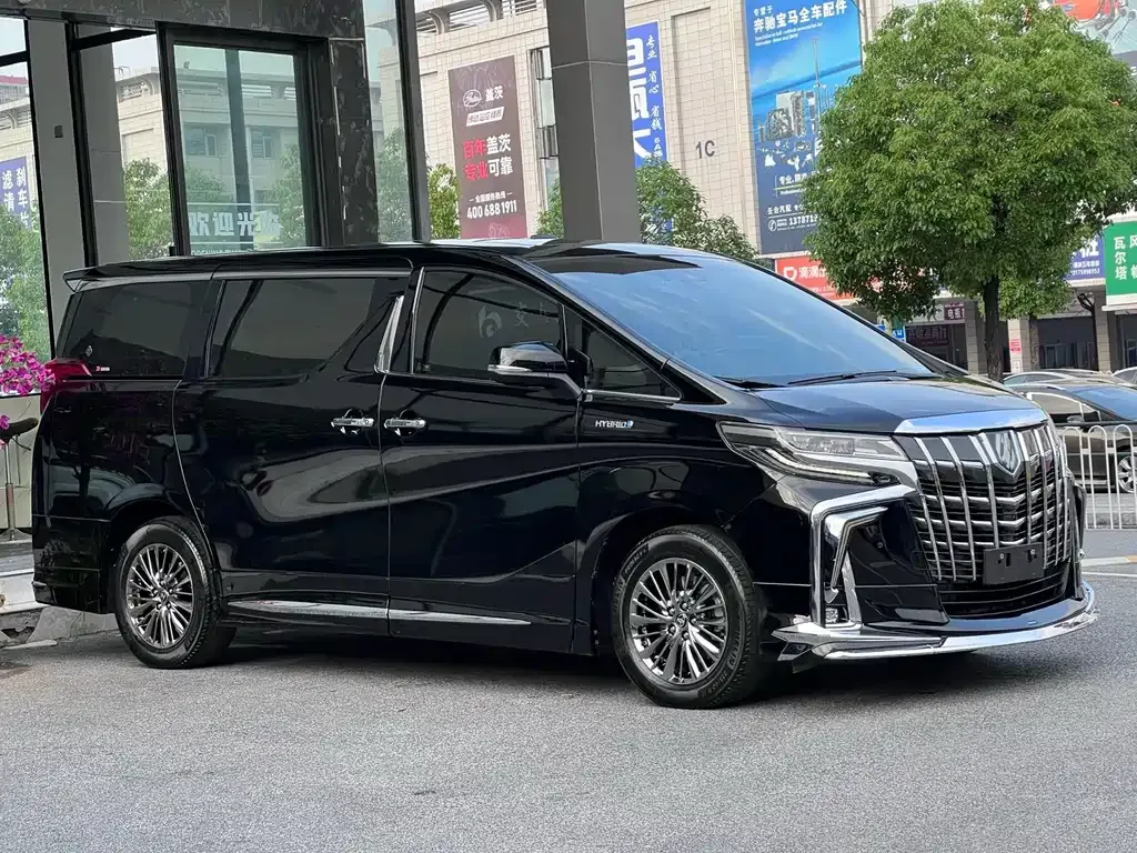 Toyota Alphard — фото 5