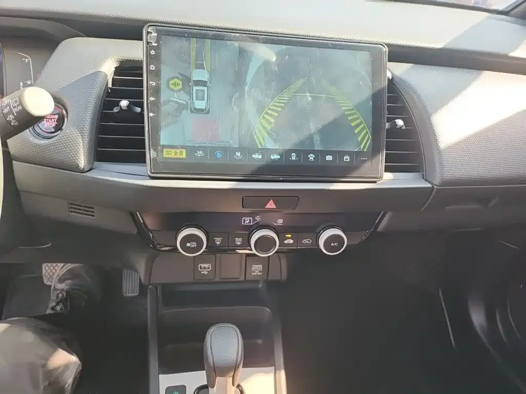 Honda Fit — фото 7
