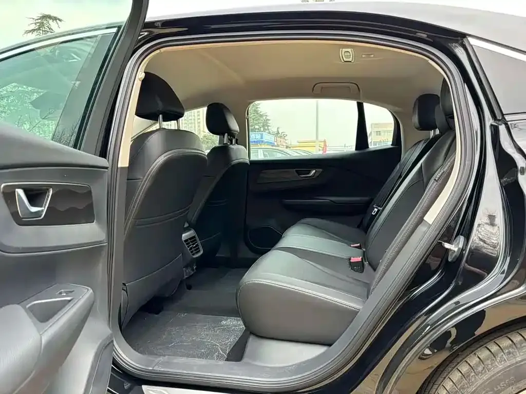 Hongqi E-QM5 — фото 4