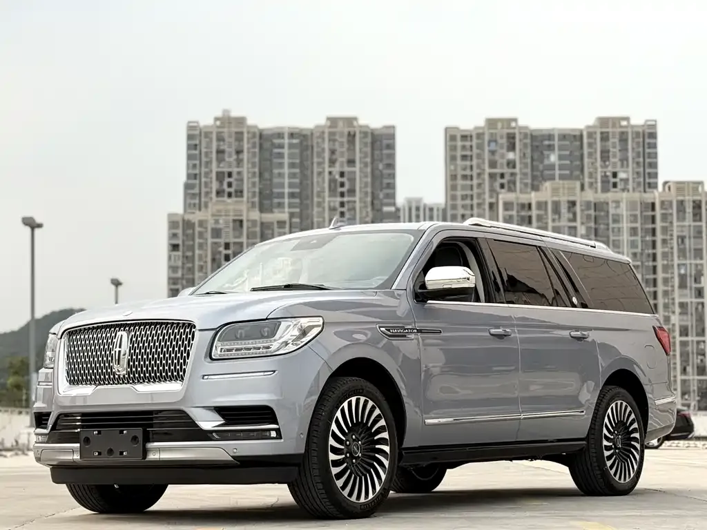 Lincoln Navigator — фото 1