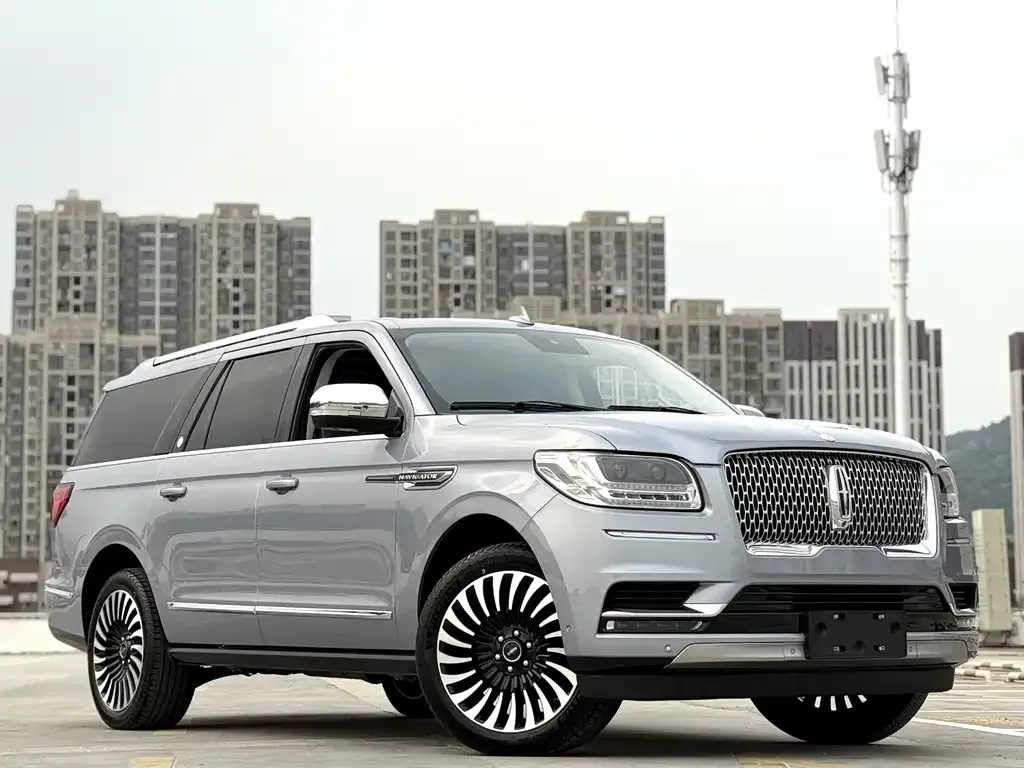 Lincoln Navigator — фото 8