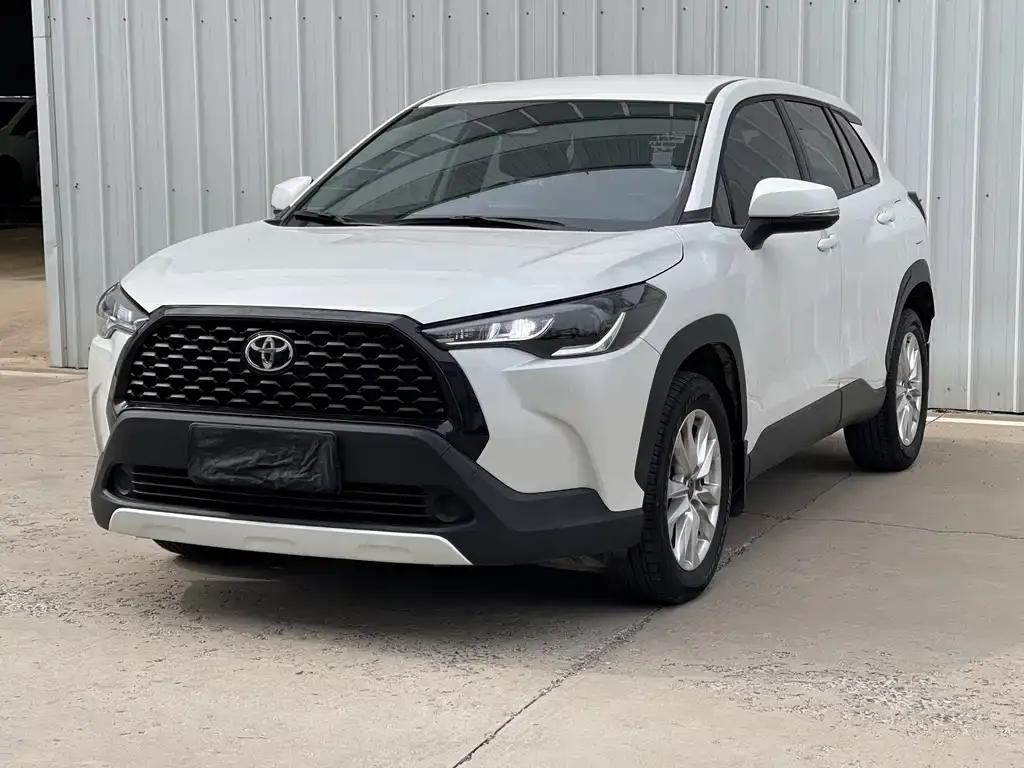 Toyota Corolla Cross — фото 1