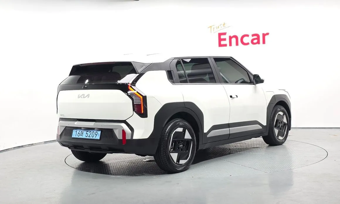 Kia EV3 — фото 2