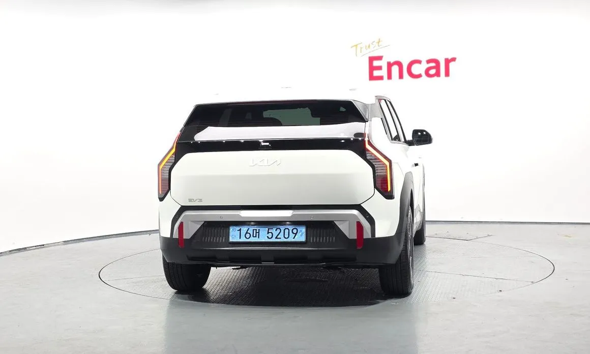 Kia EV3 — фото 9