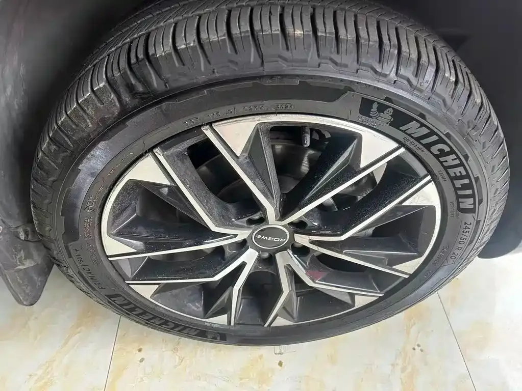 Roewe RX9 — фото 10