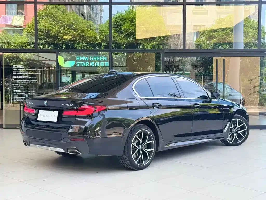 BMW 5 Series — фото 2