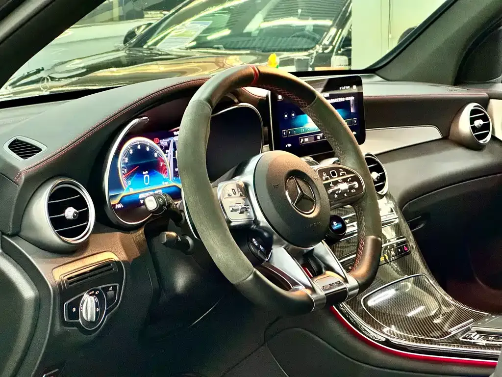 Mercedes-Benz GLC AMG — фото 10