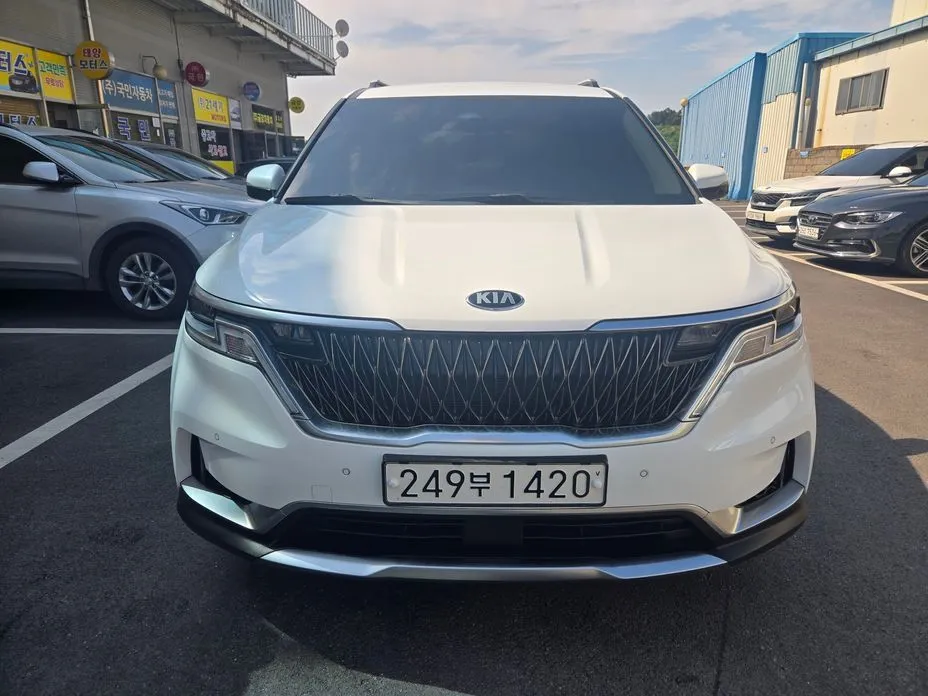 Kia Carnival — фото 1