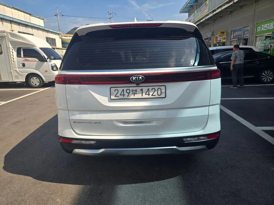 Kia Carnival — фото 9