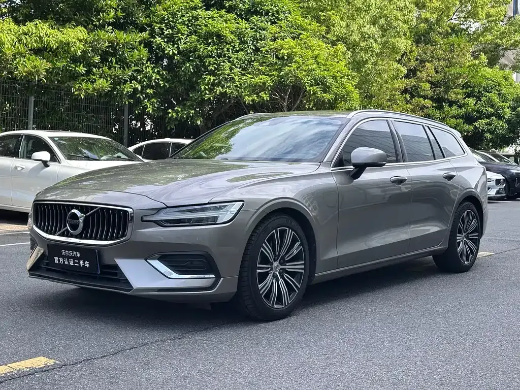 Volvo V60 — фото 1