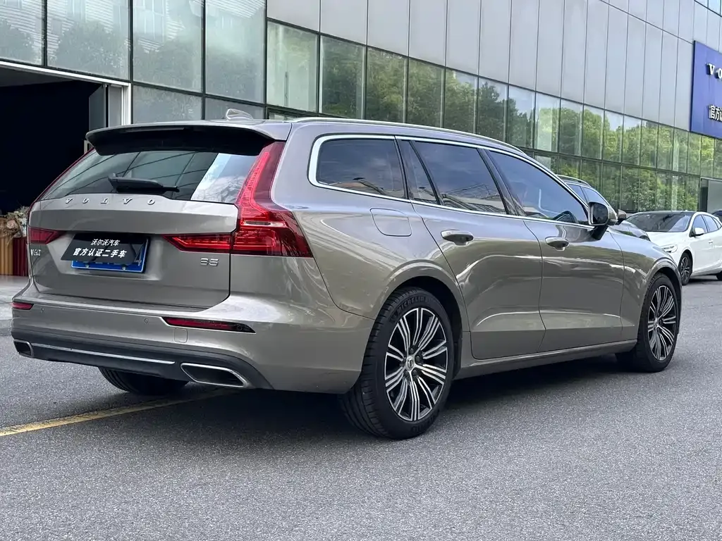 Volvo V60 — фото 6