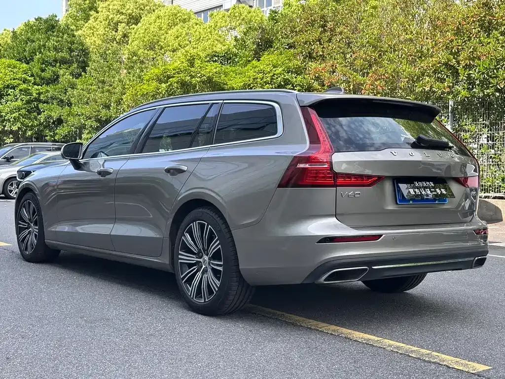 Volvo V60 — фото 9