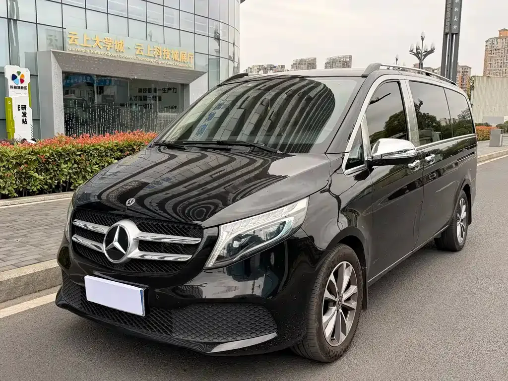 Mercedes-Benz V-Class — фото 1