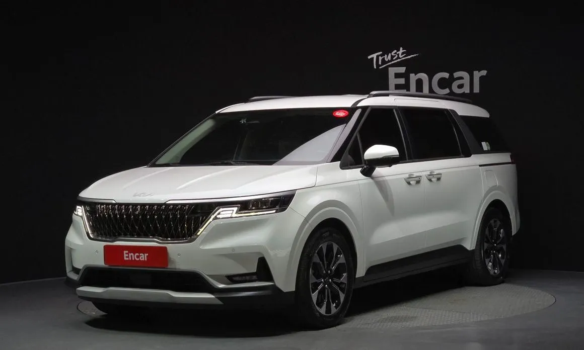 Kia Carnival — фото 1
