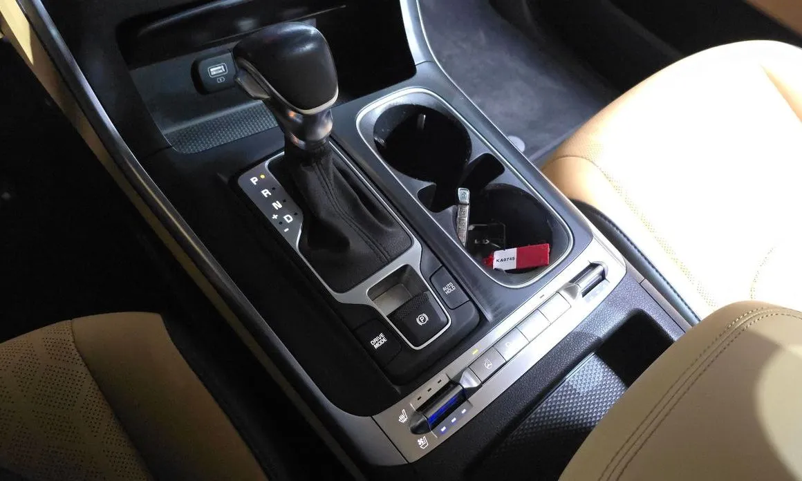 Kia Carnival — фото 10