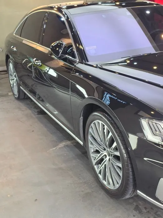 Audi A8 — фото 2