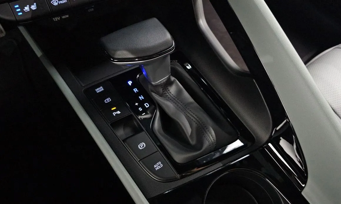 Hyundai AVANTE — фото 8